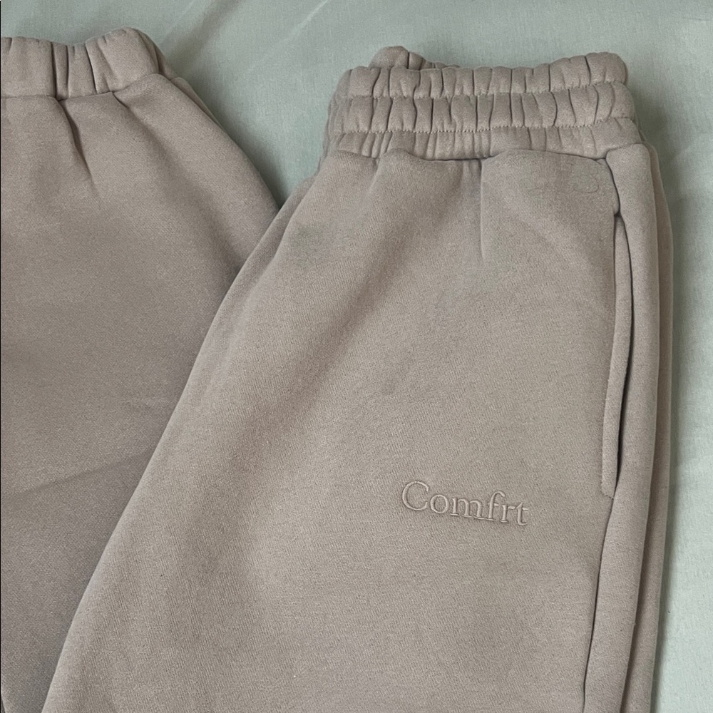 Comfrt joggers, Bark size small